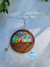 Load image into Gallery viewer, Glitter and wood earrings